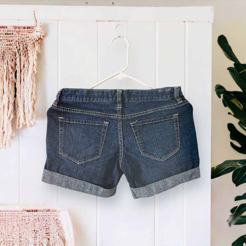 Womans/Juniors Bullhead Denim cuffed Jean Shorts Size 1 24” Waist - Picture 2 of 5